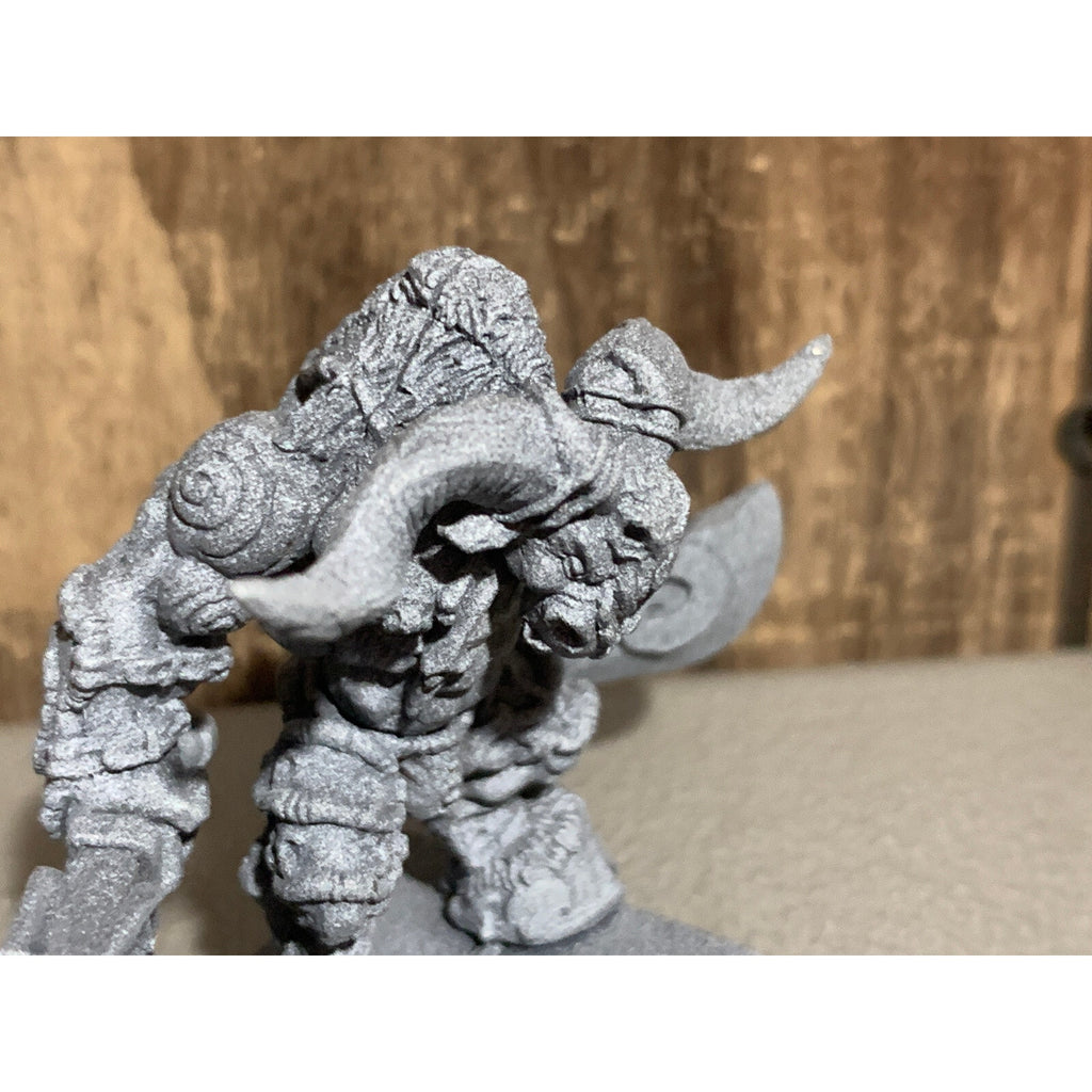 A16312 RACKHAM CONFRONTATION METAL OOP MINOTAUR SESSAIRS