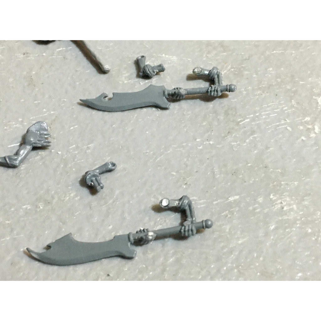 A23457 WARHAMMER FANTASY VAMPIRE COUNTS UNDEAD BITS LOT MIXED ARMS SPEARS GW