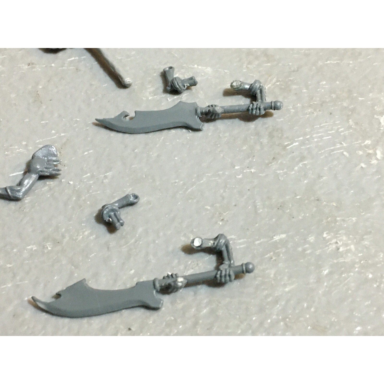 A23457 WARHAMMER FANTASY VAMPIRE COUNTS UNDEAD BITS LOT MIXED ARMS SPEARS GW