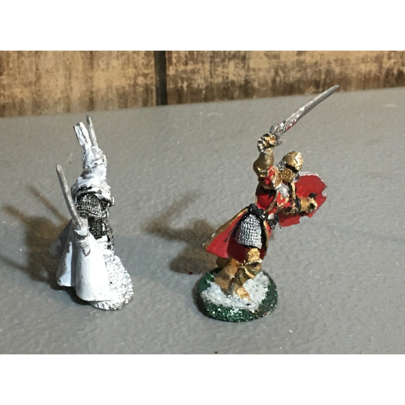 A24858 UNBRANDED METAL TABLETOP OLD OOP D&D FANTASY KNIGHTS SWORDSMEN MINIATURES