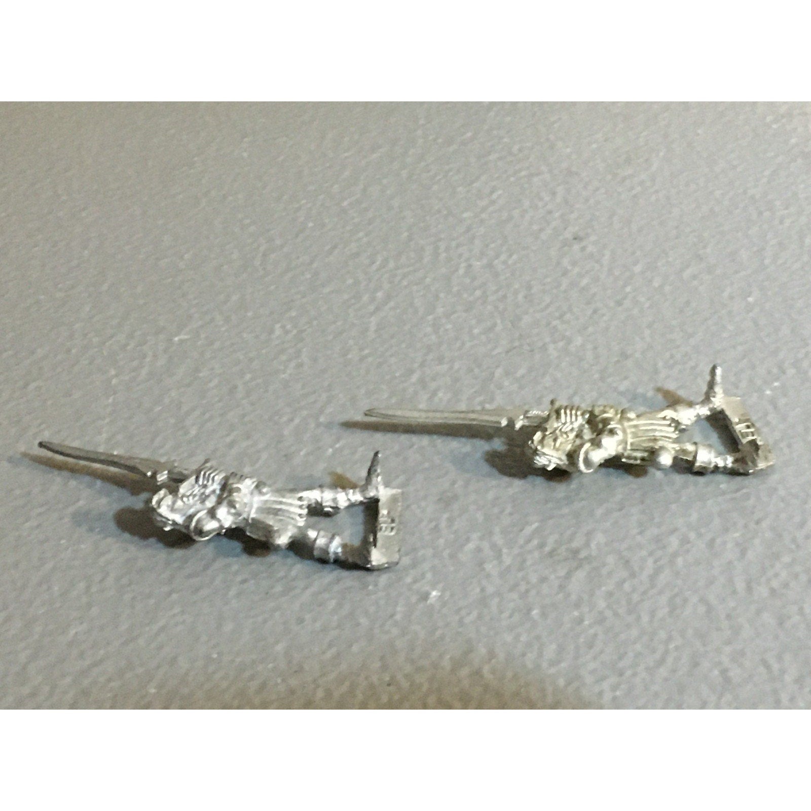A33782 WARHAMMER CITADEL FANTASY WOOD ELVES METAL 1987 2 PK SWORD GW