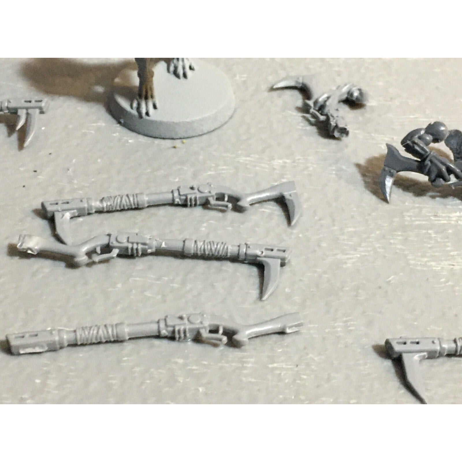 A23027 WARHAMMER 40K TAU EMPIRE BITS LOT KROOT GUNS HEADS GAMES WORKSHOP GW