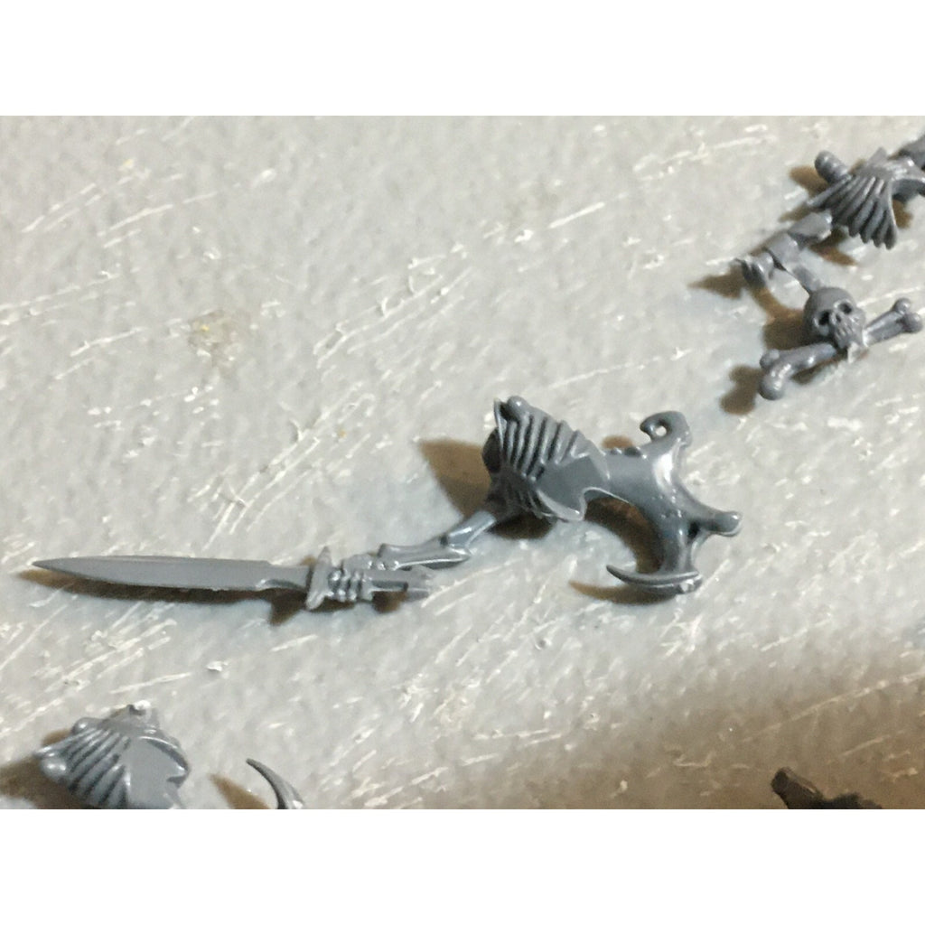 A23426 WARHAMMER FANTASY VAMPIRE COUNTS BITS LOT SKELETON WIGHT TORSO BANNER