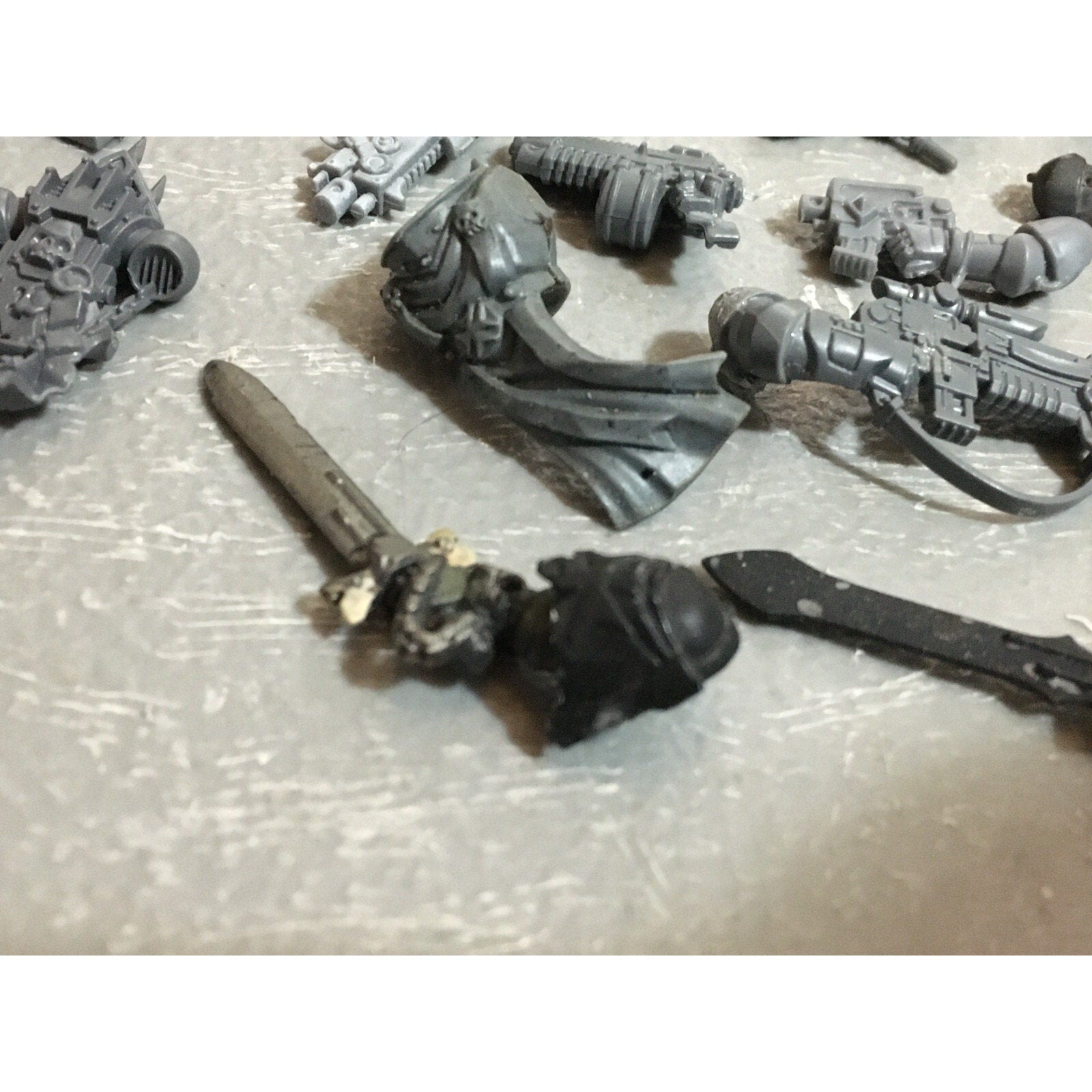 A20115 WARHAMMER 40K SPACE MARINES DARK BLOOD ANGELS BLACK TEMPLARS BITS LOT
