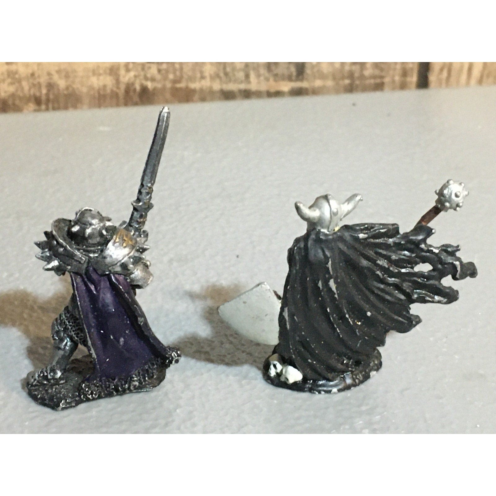 A24859 UNBRANDED METAL TABLETOP OLD OOP D&D FANTASY KNIGHTS SWORDSMEN MINIATURES