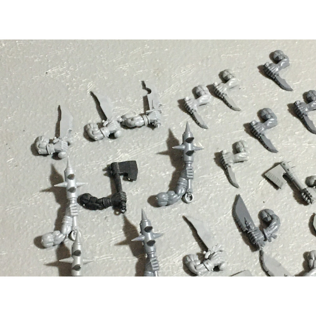A22610 WARHAMMER FANTASY ORCS & GOBLINS BITS LOT ORC BOYZ HAND WEAPONS GW