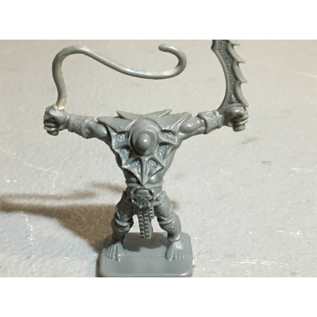 A23496 WARHAMMER HEROQUEST GARGOYLE BLOODTHIRSTER MISSING HEAD & WINGS GW