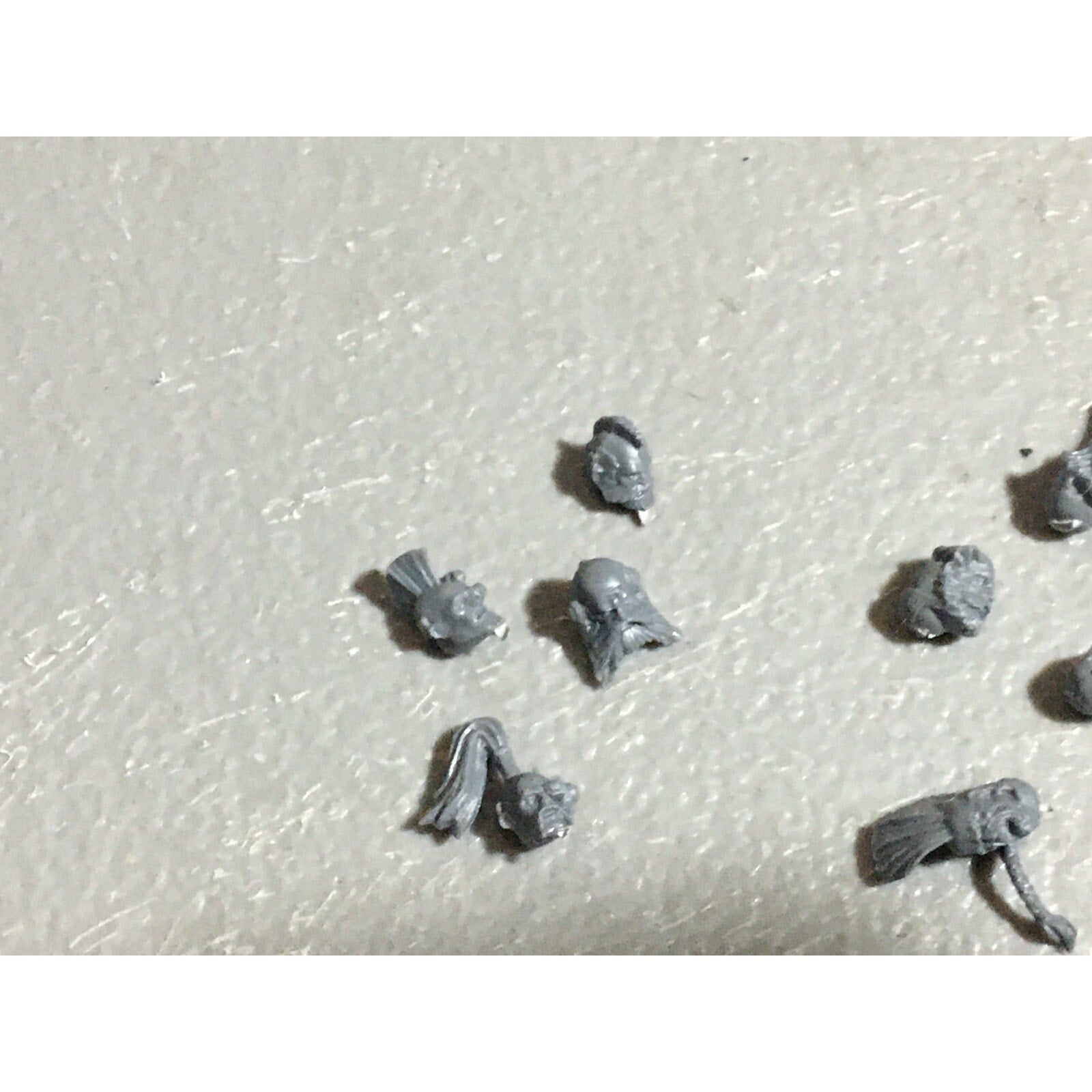 A22554 WARHAMMER 40K SPACE MARINES WOLVES BITS LOT HEADS SCOUT BROTHER GW