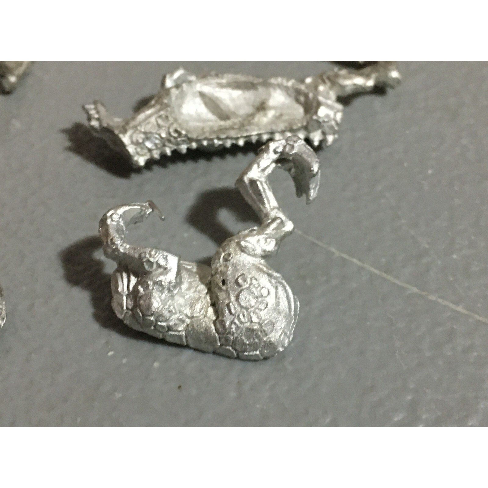 A20382 WARHAMMER FANTASY DARK ELVES METAL COLD ONE 2 PK INCOMPLETE