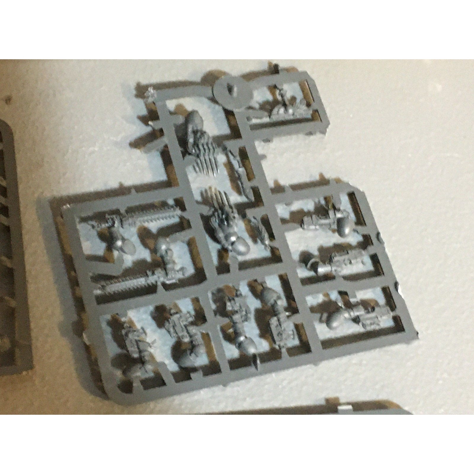 A33676 WARHAMMER 40K SPACE MARINES WOLVES BITS ON SPRUE LOT FIRSTBORN GW