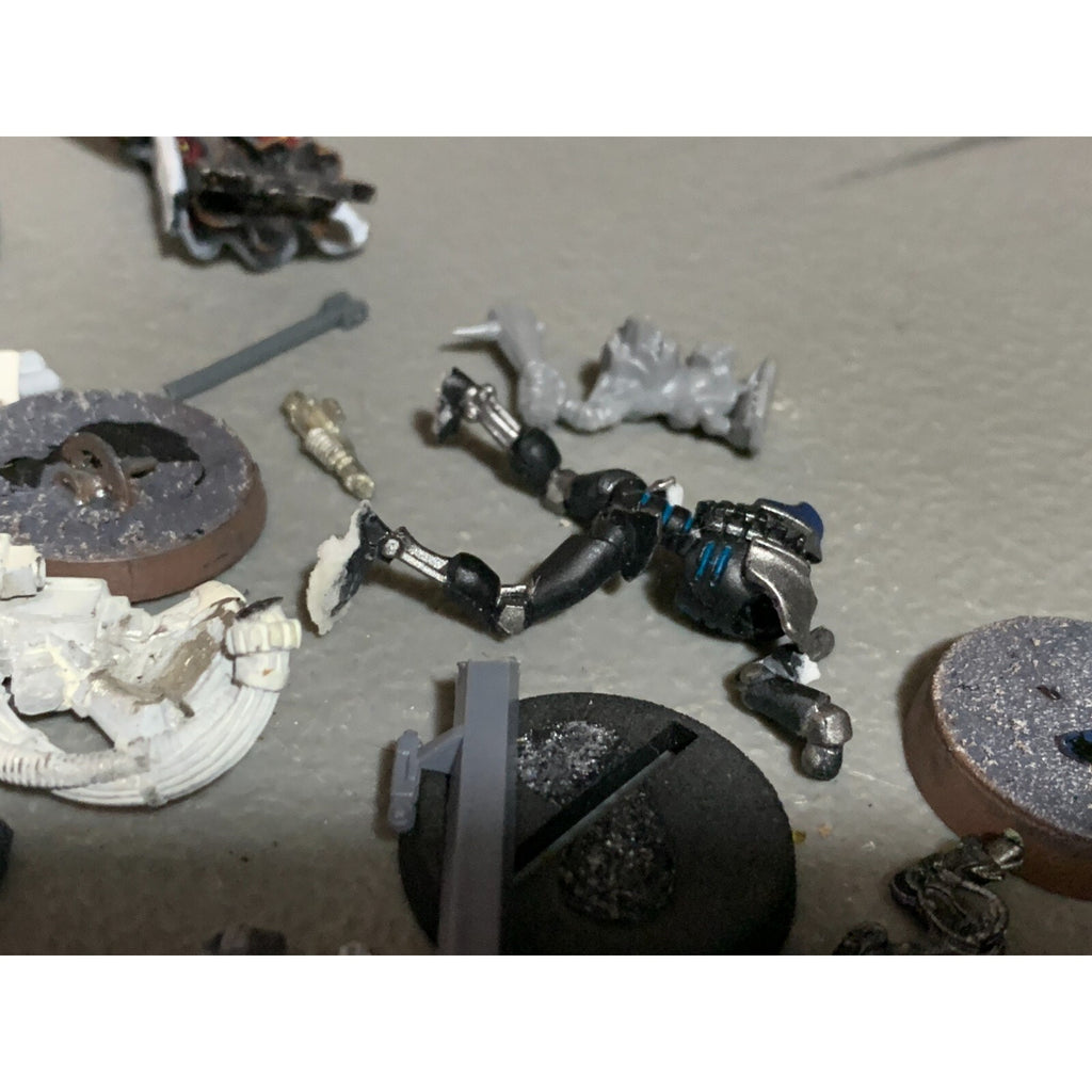 A17864 WARHAMMER FANTASY 40K MIXED RANDOM BITS LOT