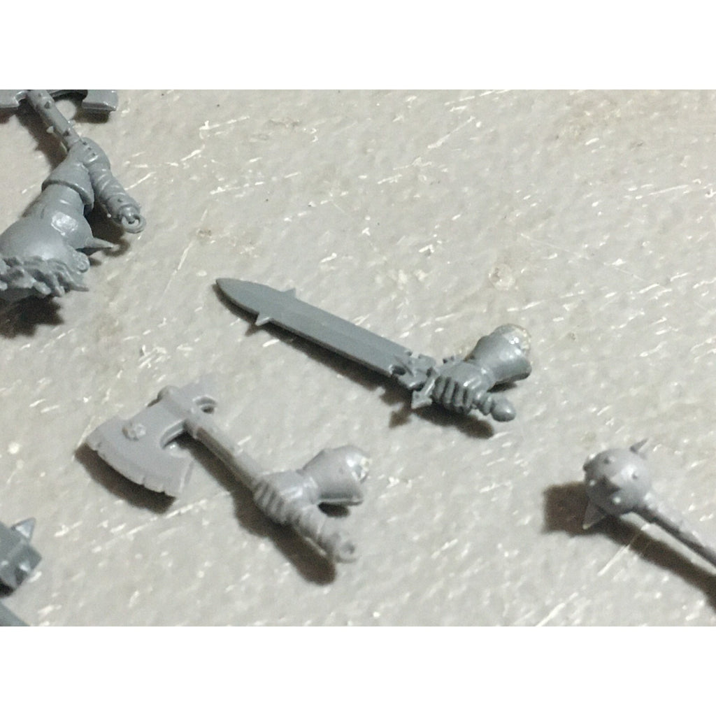 A22719 WARHAMMER FANTASY CHAOS MORTALS WARRIORS BITS LOT HANDS GW