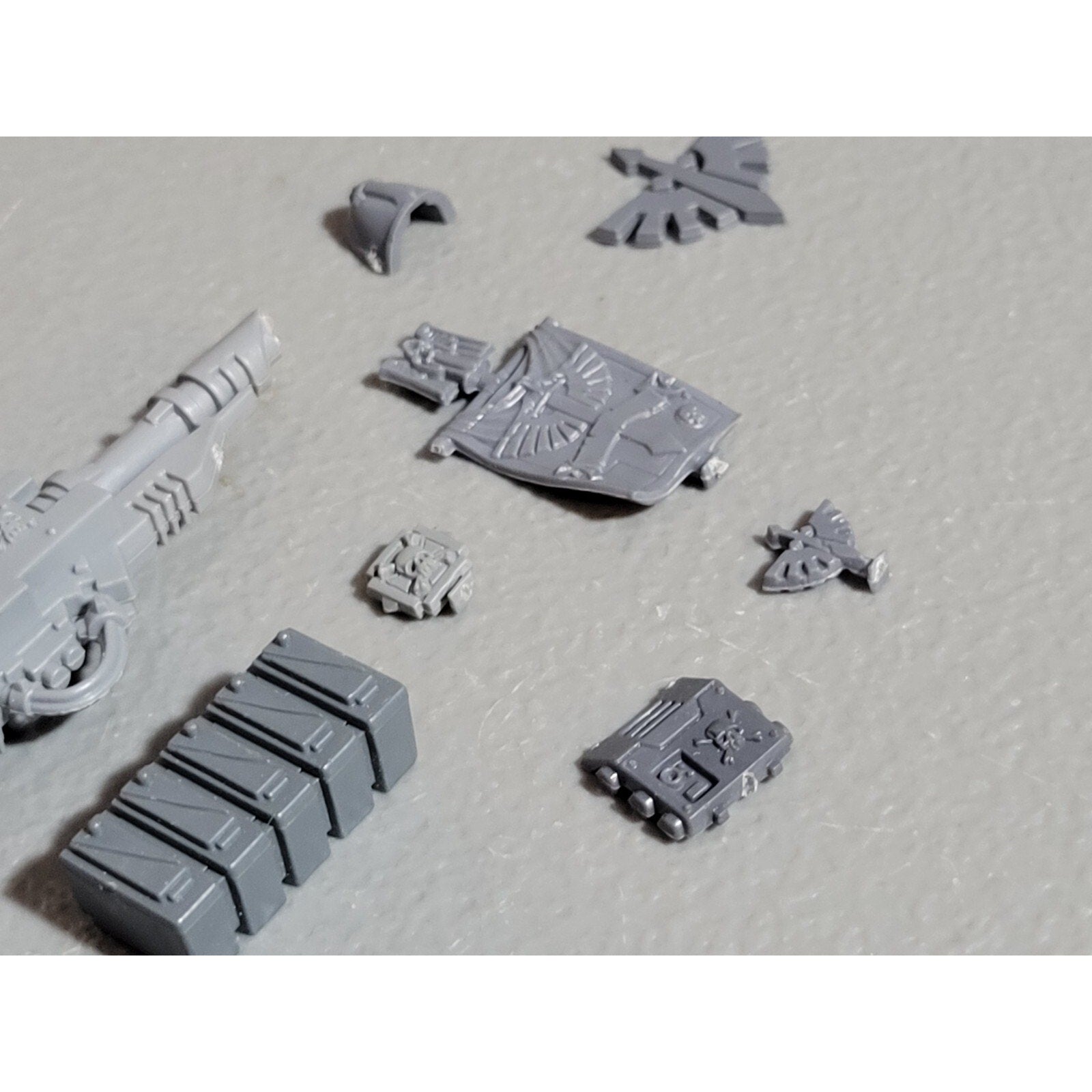 A18906 WARHAMMER 40K SPACE MARINES BITS LOT TANK RHINO RAZORBACK DARK ANGELS