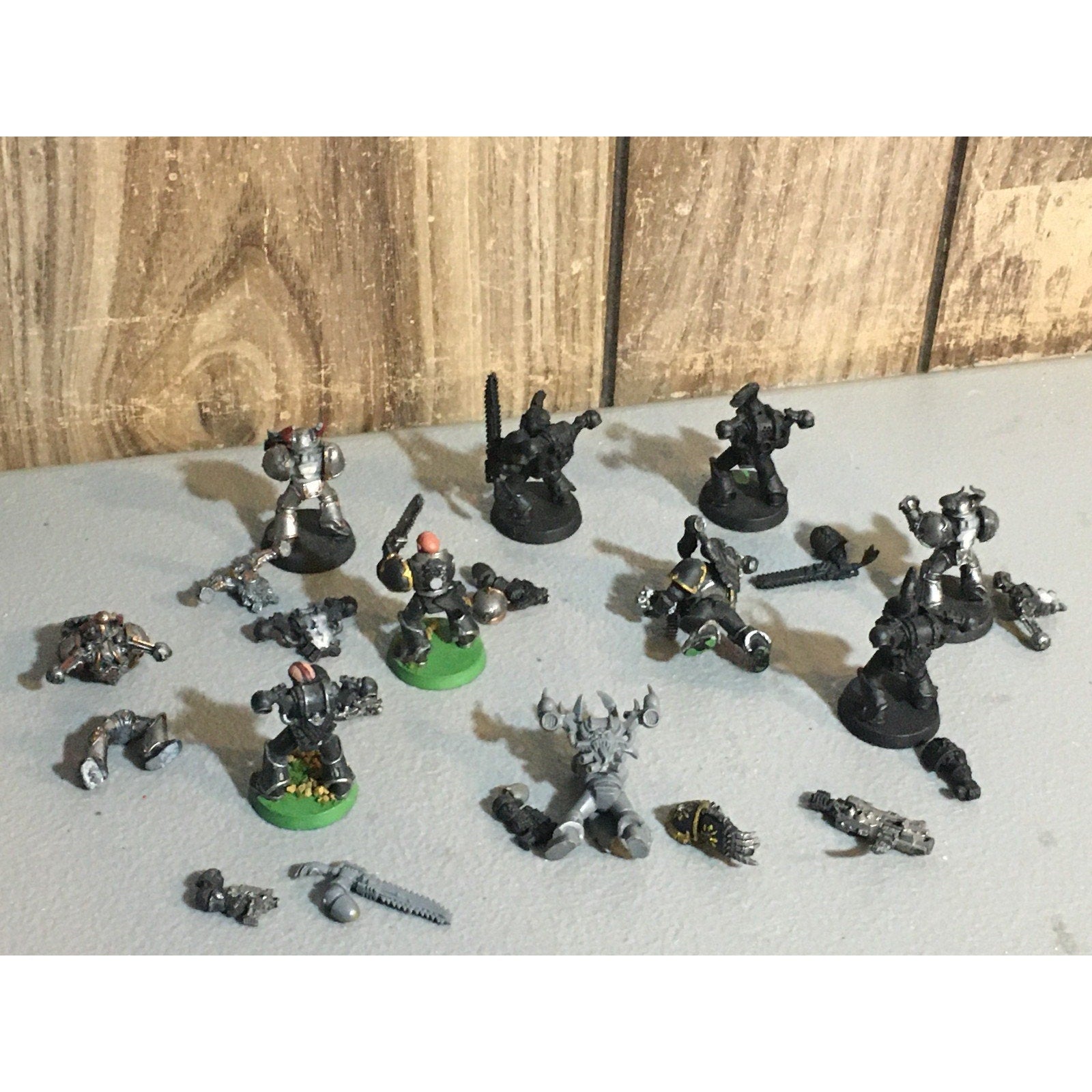 A29237 WARHAMMER 40K CHAOS SPACE MARINES LEGIONARIES 10 PK MISS 4 SHOULDER PADS