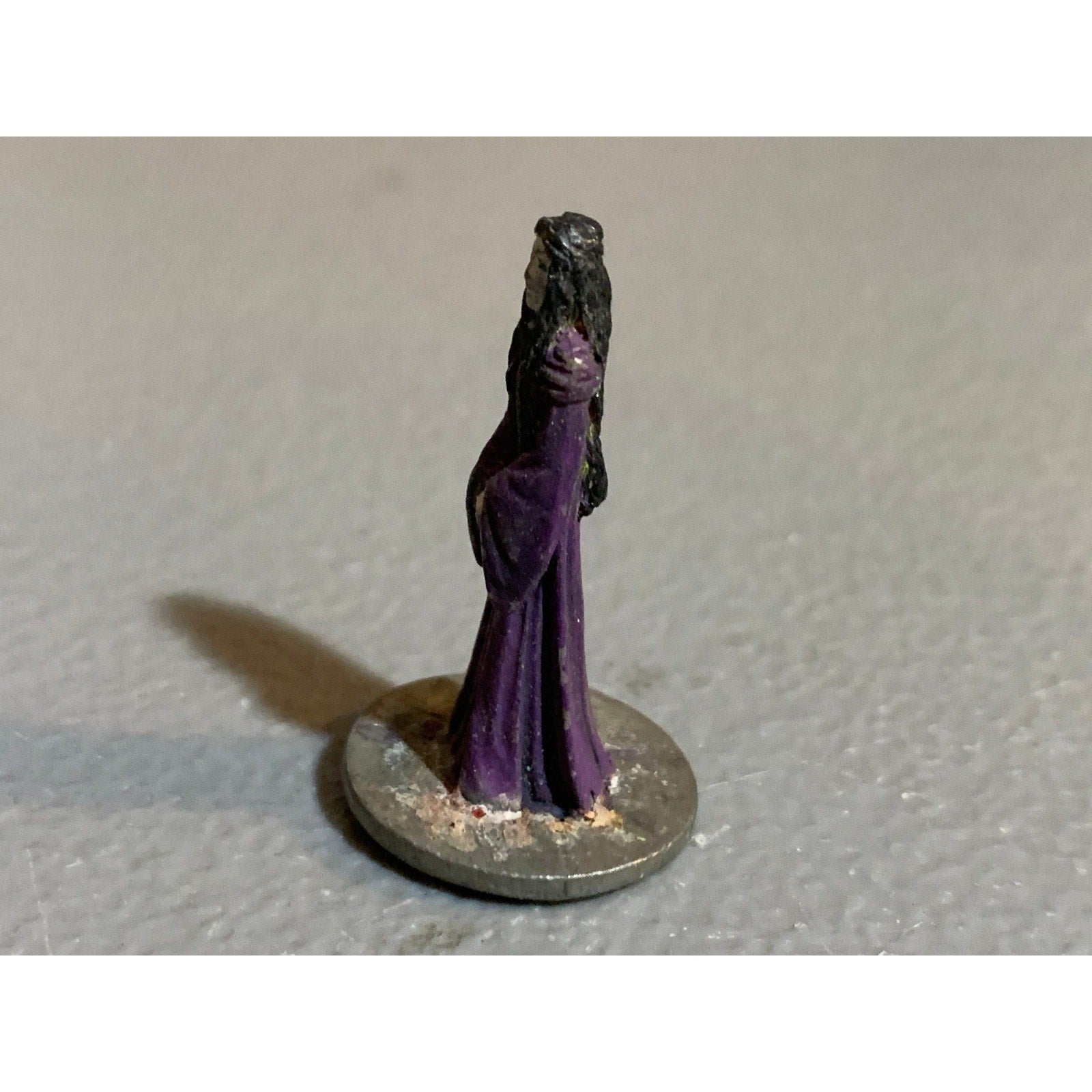 A29186 UNKOWN METAL MINIATURE FEMALE PRINCESS QUEEN MAIDEN