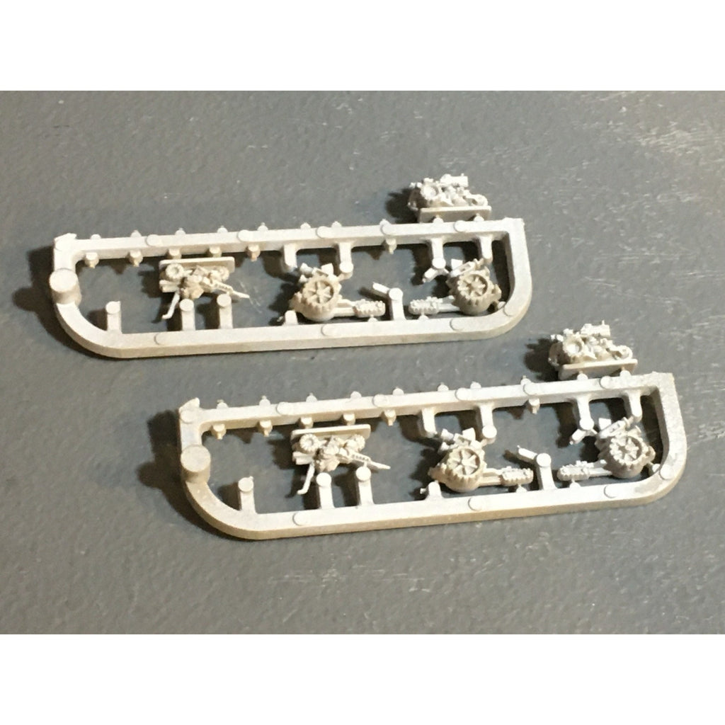 A24558 EPIC 40K SPACE MARINES SQUATS TRIKES THUDD GUNS ON SPRUE GW