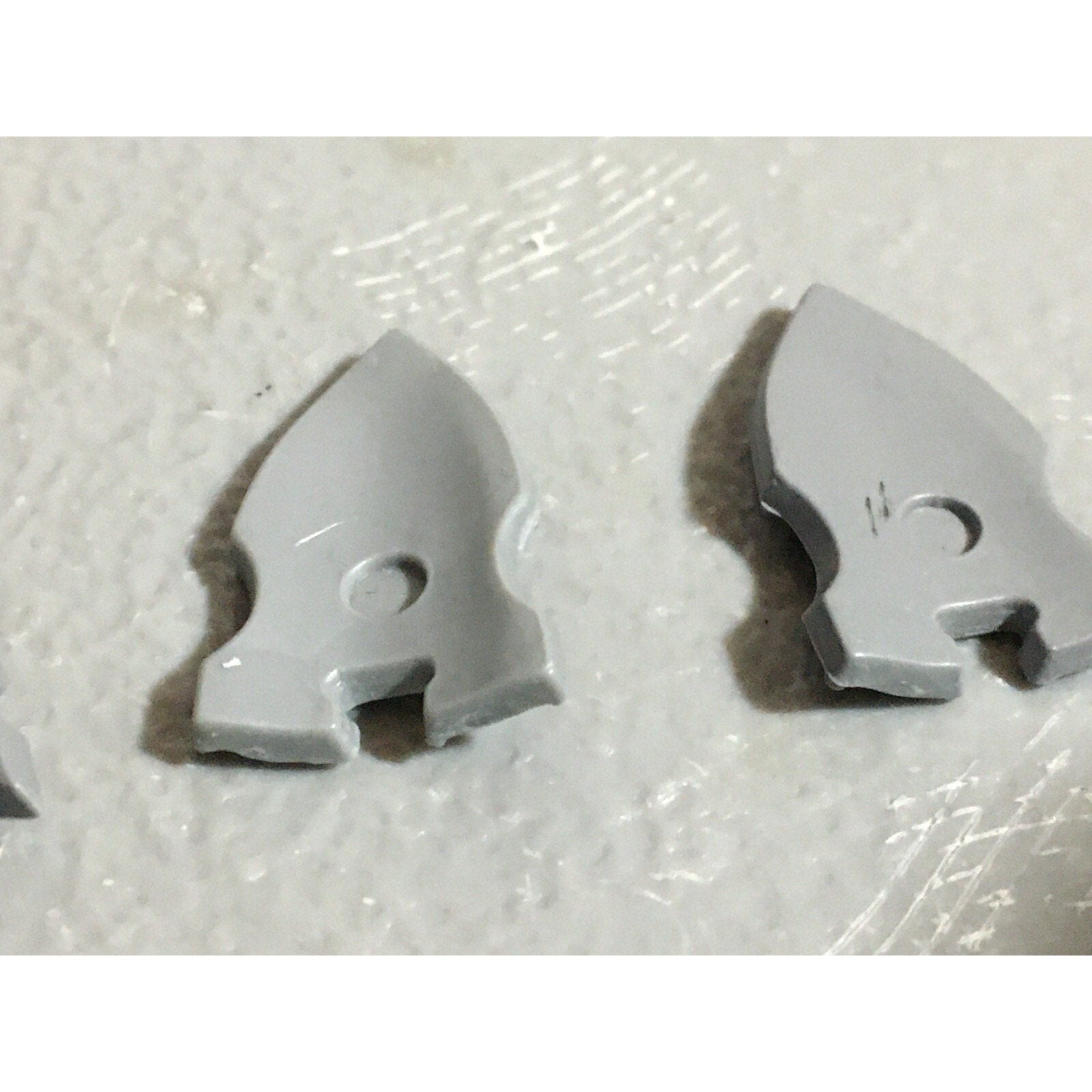 A22247 WARHAMMER FANTASY CHAOS MORTALS BITS LOT WARRIORS KNIGHTS SHIELDS GW OOP