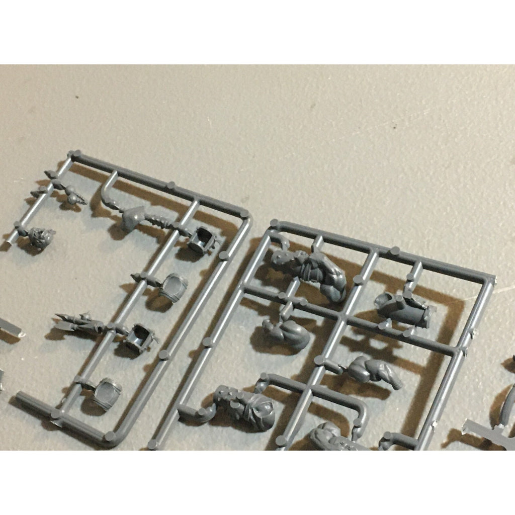 A23590 WARHAMMER AOS FANTASY OGRE KINGDOMS MAWTRIBES BITS ON SPRUE LOT MIXED GW