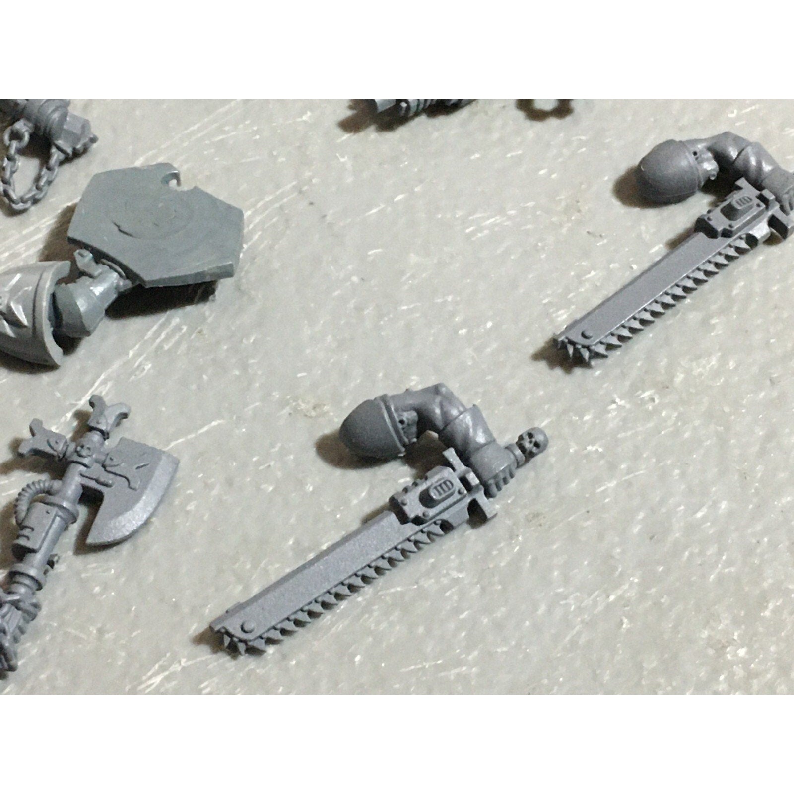 A22270 WARHAMMER 40K SPACE MARINES BLACK TEMPLARS BITS LOT ARMS WEAPONS GW
