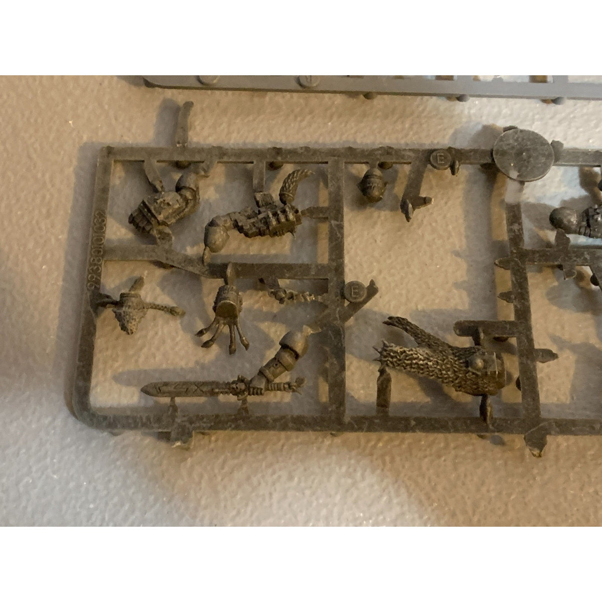 A28645 WARHAMMER 40K MARINES SPACE WOLVES FIRSTBORN HEADS ARMS BITS LO ...