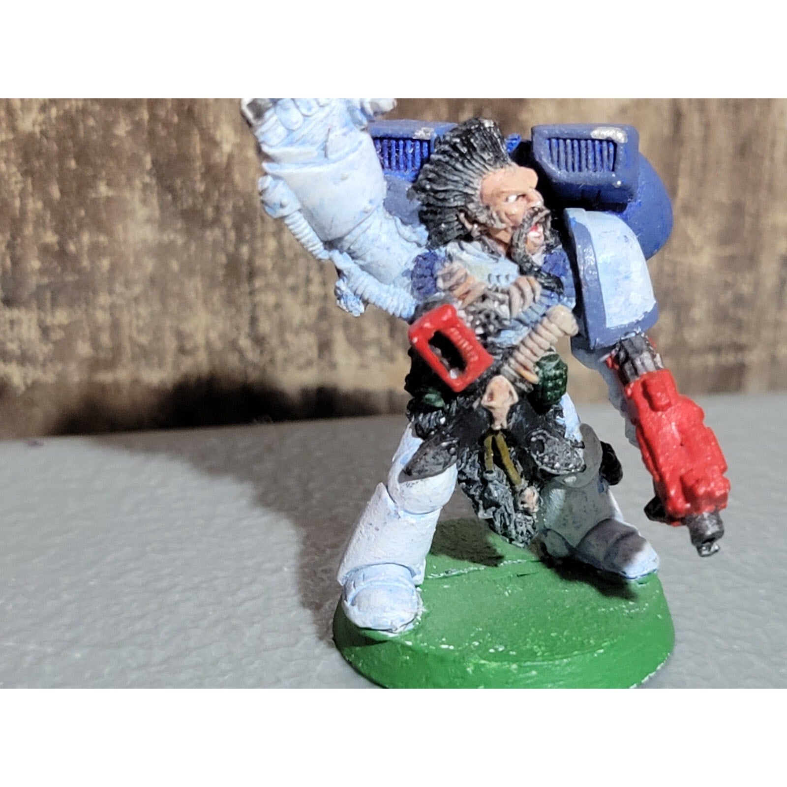 A18695 WARHAMMER 40K SPACE MARINES WOLVES BLOOD CLAW SERGEANT METAL W JUMP