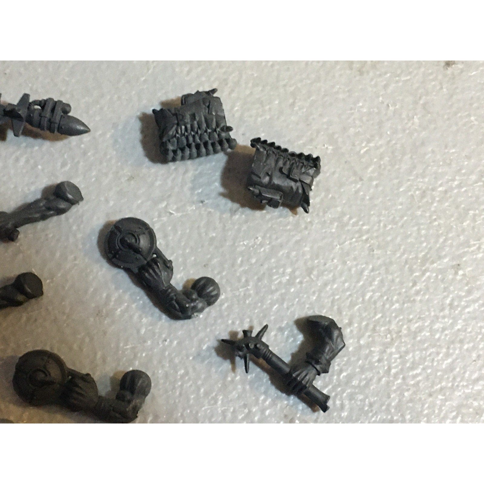 A33569 WARHAMMER 40K SPACE ORKS BITS LOT ARMS BACKPACK GRENADE GW GAMES WORKSHOP
