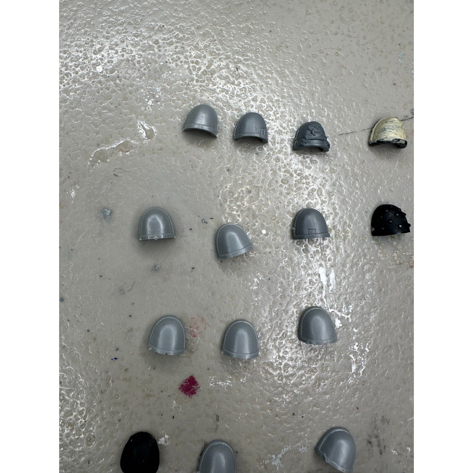 A23105 WARHAMMER 40K SPACE MARINES BITS LOT SHOULDER PADS 25 PACK