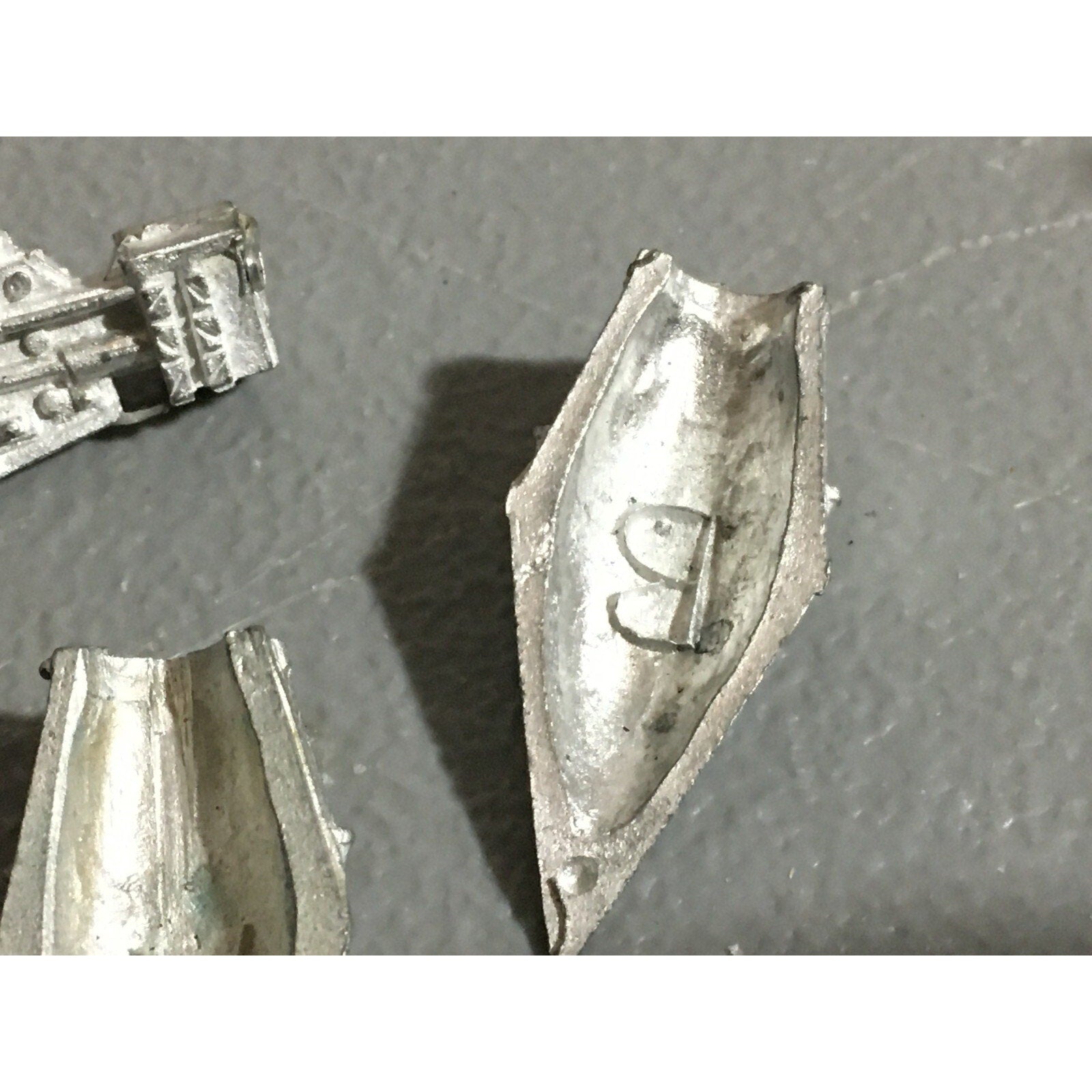 A22107 WARHAMMER 40K ELDAR CRAFTWORLDS GRAV TANK FIRE PRISM METAL BITS CRYS GEN