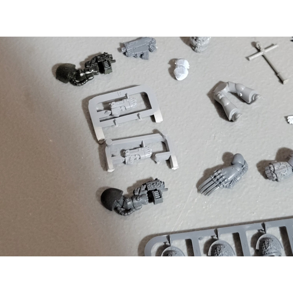 A18518 WARHAMMER 40K SPACE MARINES TERMINATORS CUSTODES BITS LOT