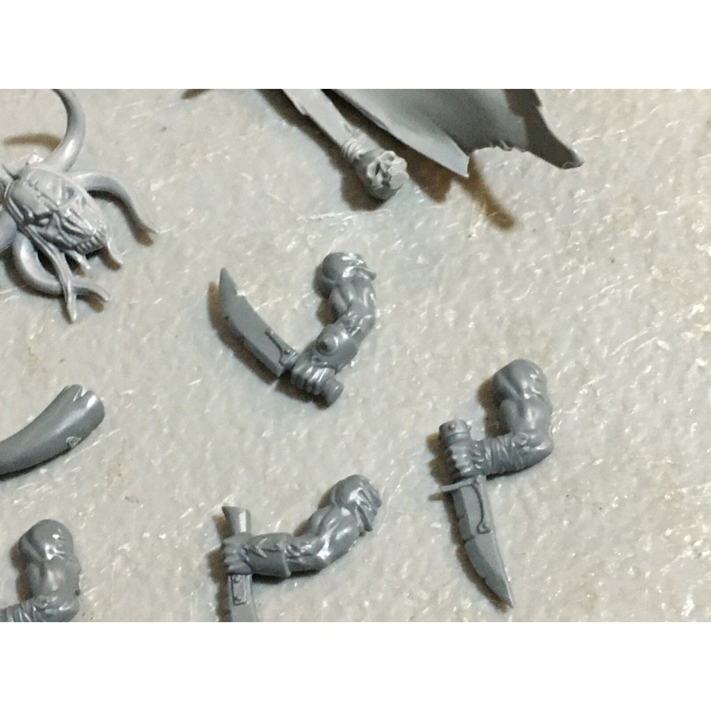A23246 WARHAMMER FANTASY CHAOS BEASTMEN BITS LOT COMMAND GAMES WORKSHOP GW