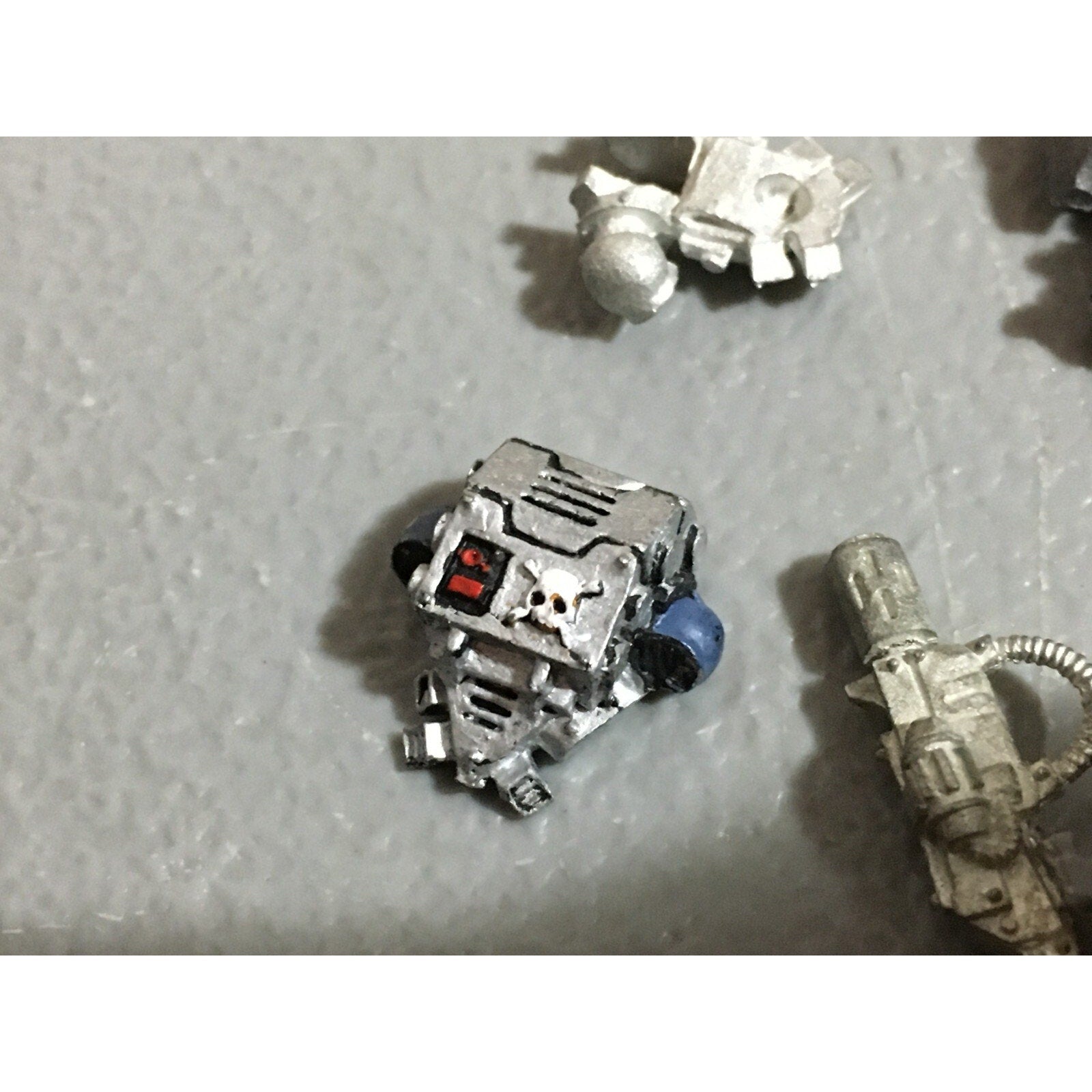 A20128 WARHAMMER 40K SPACE MARINES METAL ARM BITS LOT GAMES WORKSHOP