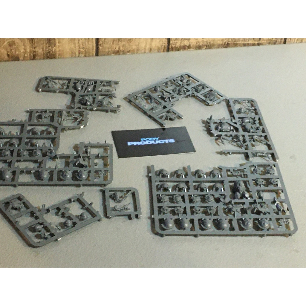 A33673 WARHAMMER 40K SPACE MARINES BITS ON SPRUE LOT PRIMARIS GW GAMES WORKSHOP