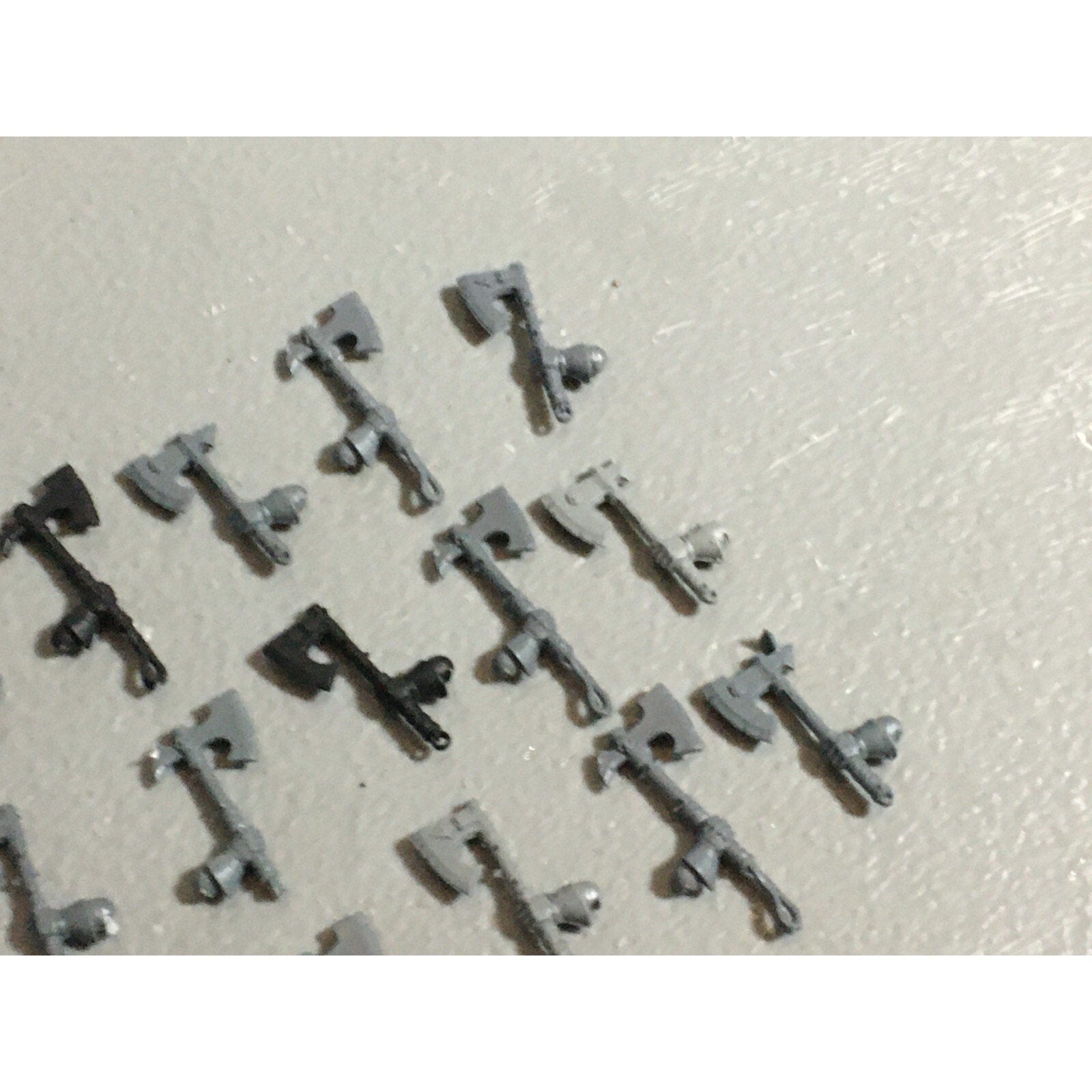 A22210 WARHAMMER FANTASY CHAOS MORTALS BITS LOT AXE HANDS GAMES WORKSHOP
