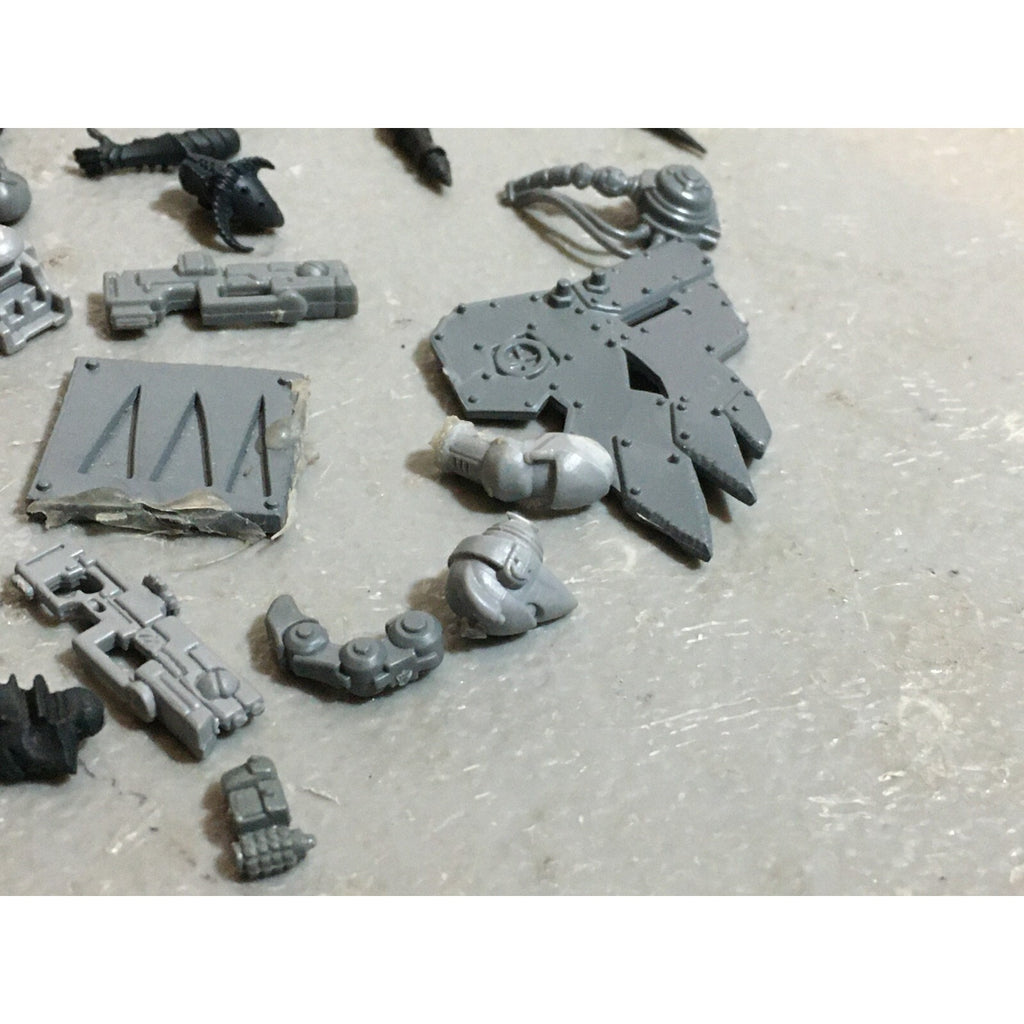 A20141 WARHAMMER 40K BITS LOT MECHANICUS SPACE MARINES ELDAR TAU