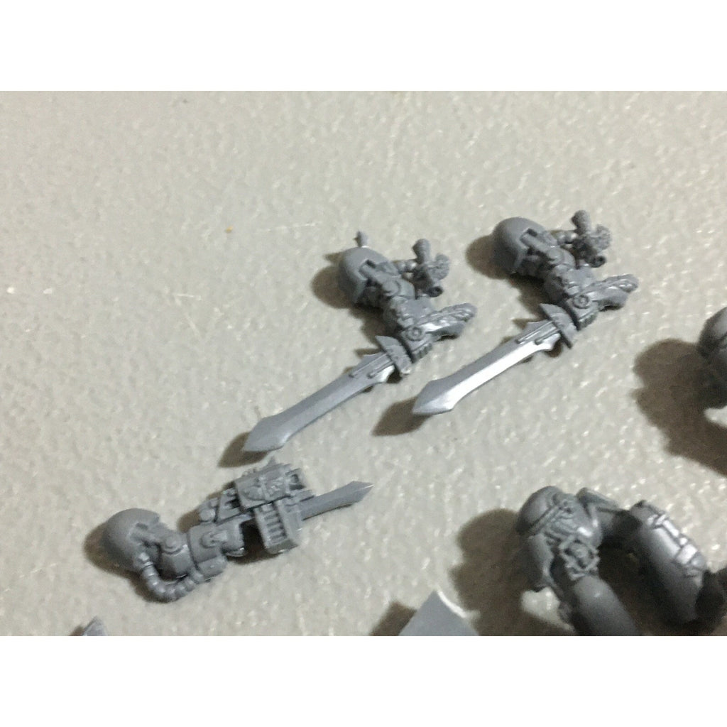 A19888 WARHAMMER 40K DARK ANGELS BITS LOT TERMINATOR LEGS SHOULDER PADS