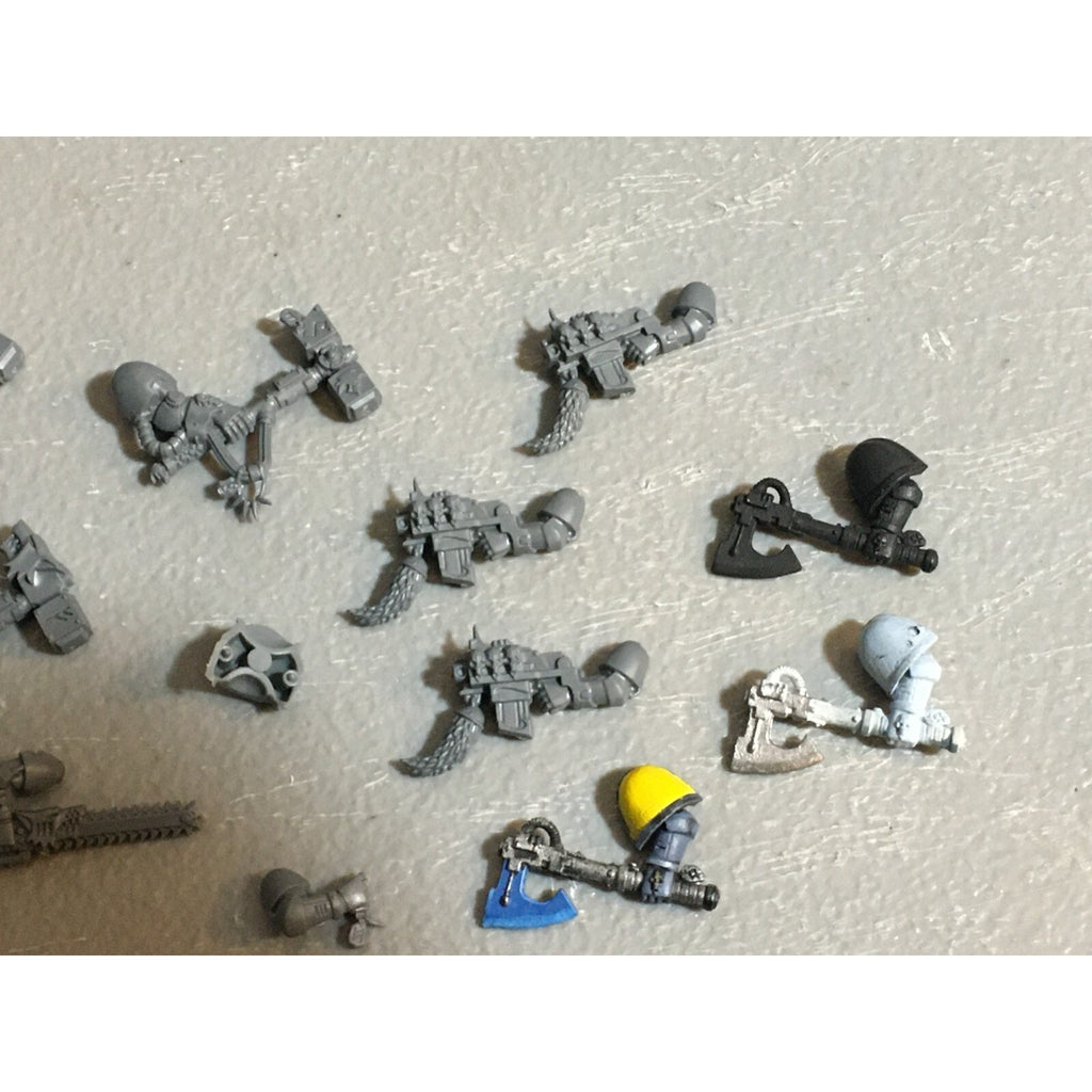 A22994 WARHAMMER 40K SPACE MARINES WOLVES BITS LOT MIXED STORM THUNDER GW