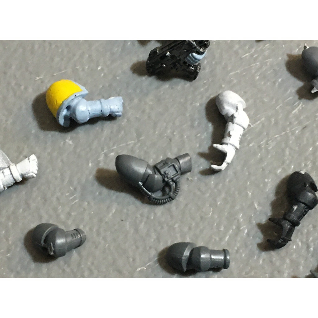A22997 WARHAMMER 40K SPACE MARINES BITS LOT ARMS GW GAMES WORKSHOP