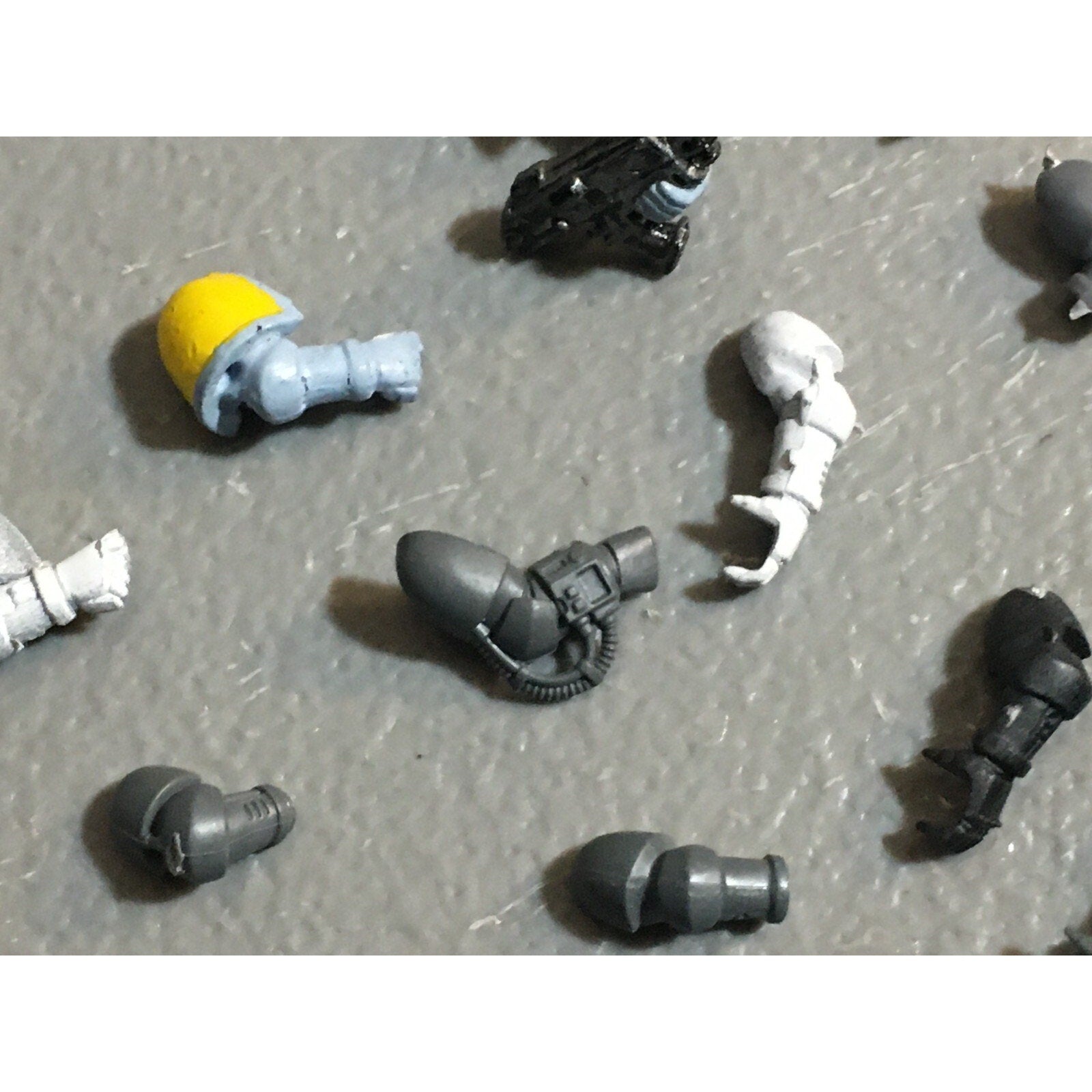 A22997 WARHAMMER 40K SPACE MARINES BITS LOT ARMS GW GAMES WORKSHOP