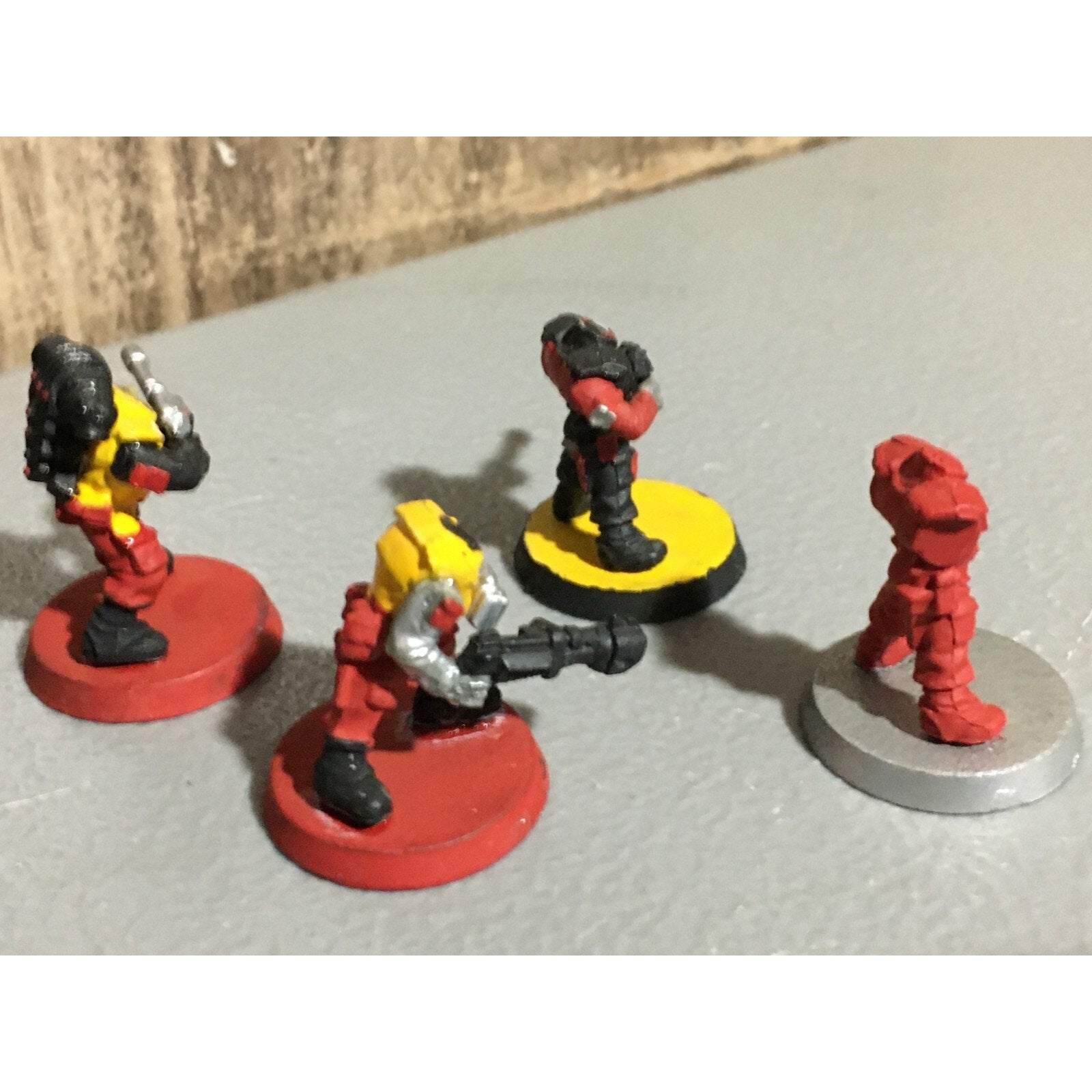 A19985 WARHAMMER 40K IMPERIAL GUARD ROGUE TRADER RTB07 4 PK ASTRA INCOMPLETE