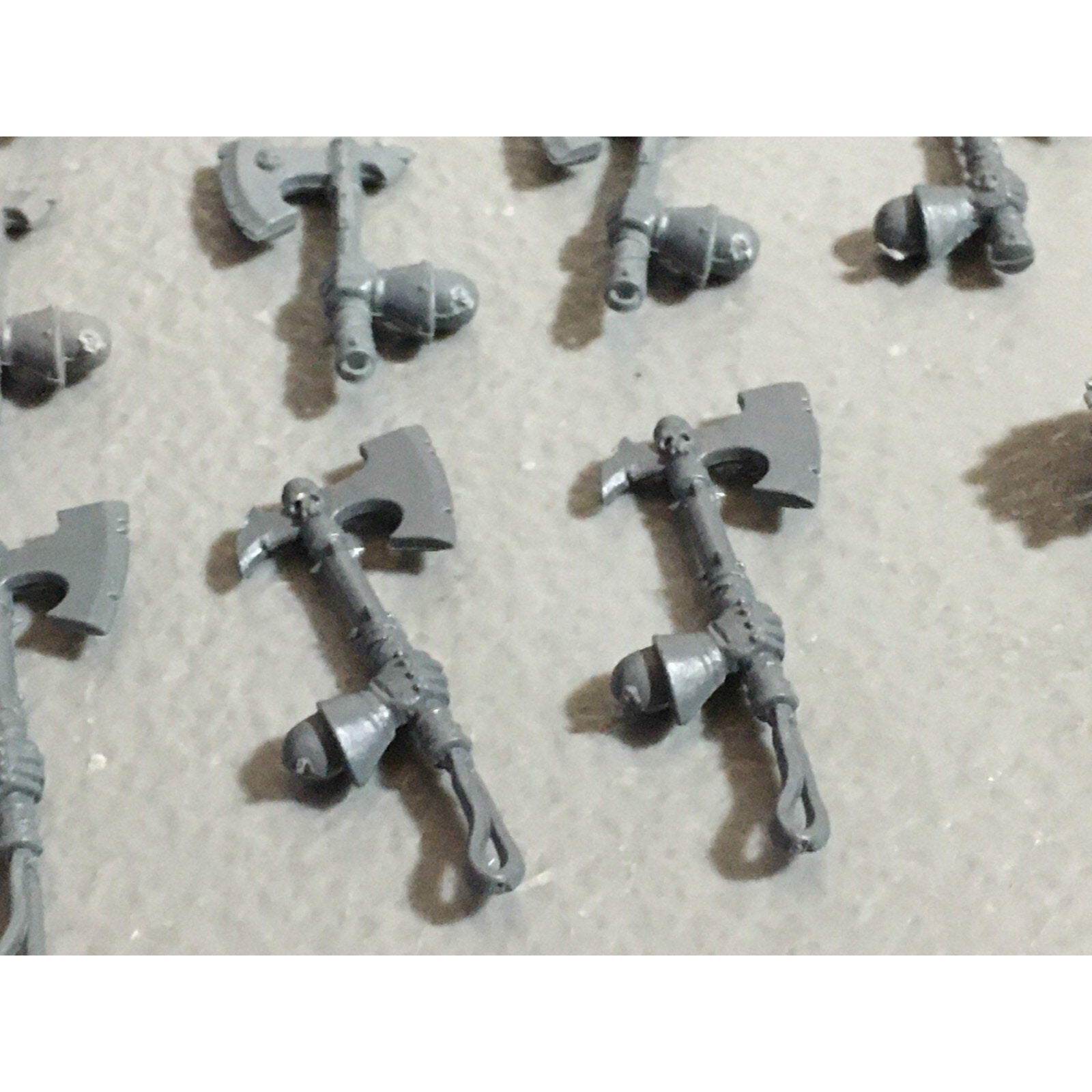 A22213 WARHAMMER FANTASY CHAOS MORTALS BITS LOT AXE HANDS GAMES WORKSHOP