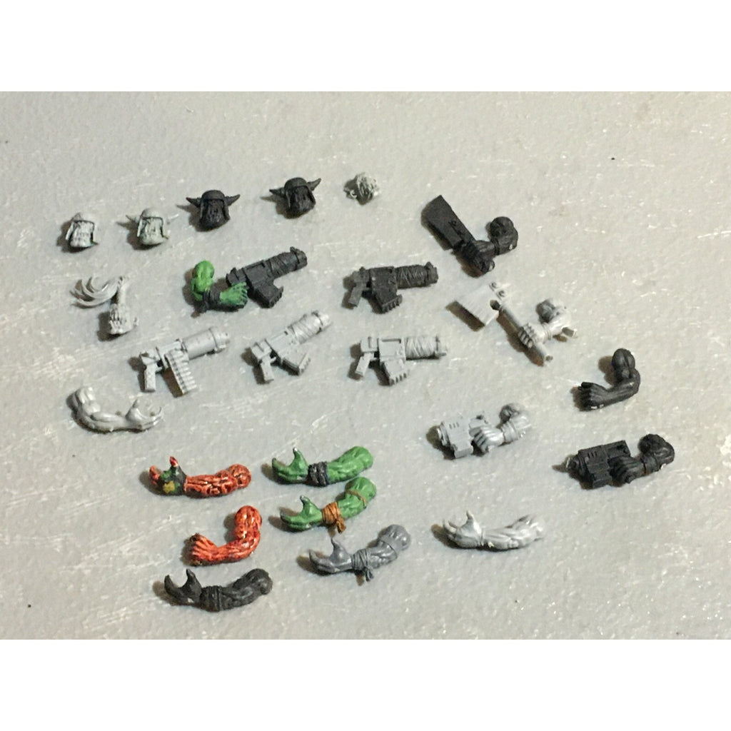 A23012 WARHAMMER 40K SPACE ORKS BITS LOT MIXED HEADS ARMS SHOOTAS GAMES WORKSHOP