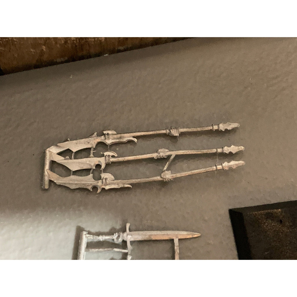A10497 RACKHAM CONFRONTATION METAL OOP GUARDS OF ALAHAN