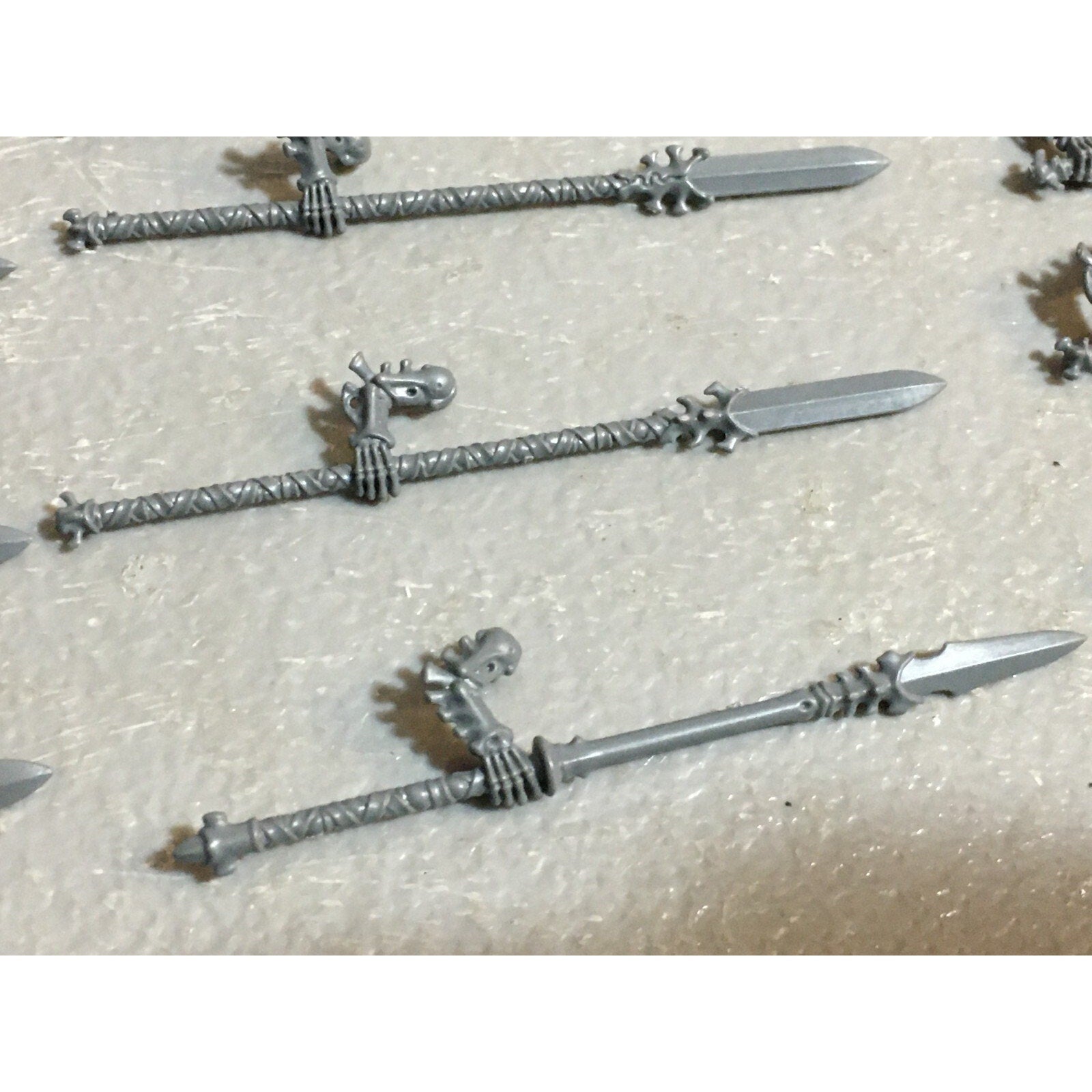 A23227 WARHAMMER FANTASY AOS TOMB KINGS OSSIARCH BITS LOT SPEARS SWORDS GW