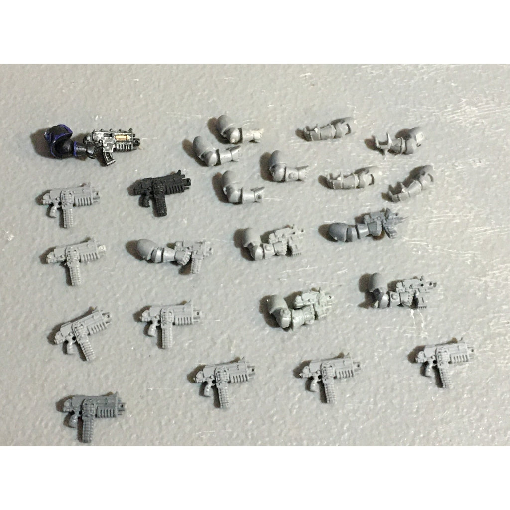 A22976 WARHAMMER 40K CHAOS SPACE MARINES BITS LOT ARMS BOLTERS GAMES WORKSHOP GW