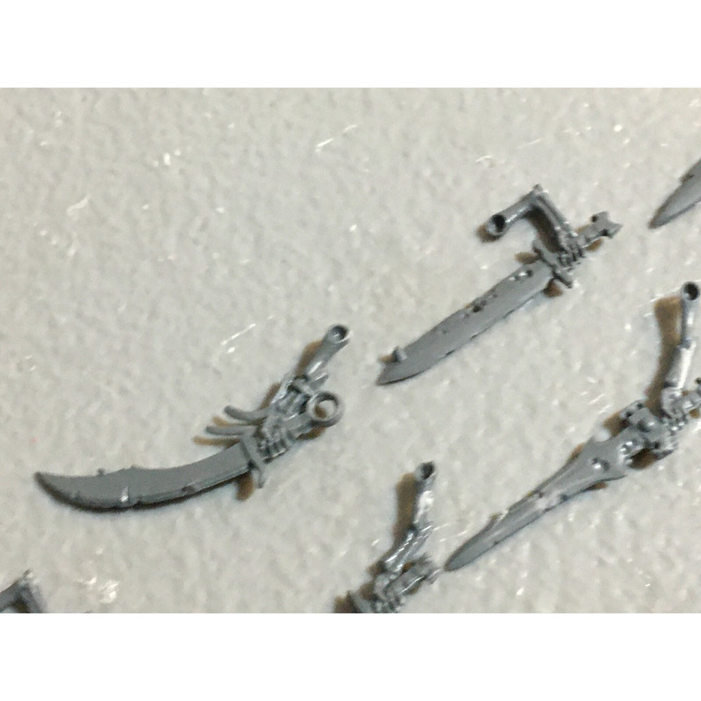 A23415 WARHAMMER FANTASY VAMPIRE COUNTS BITS LOT SKELETON WIGHT SWORD ARMS GW
