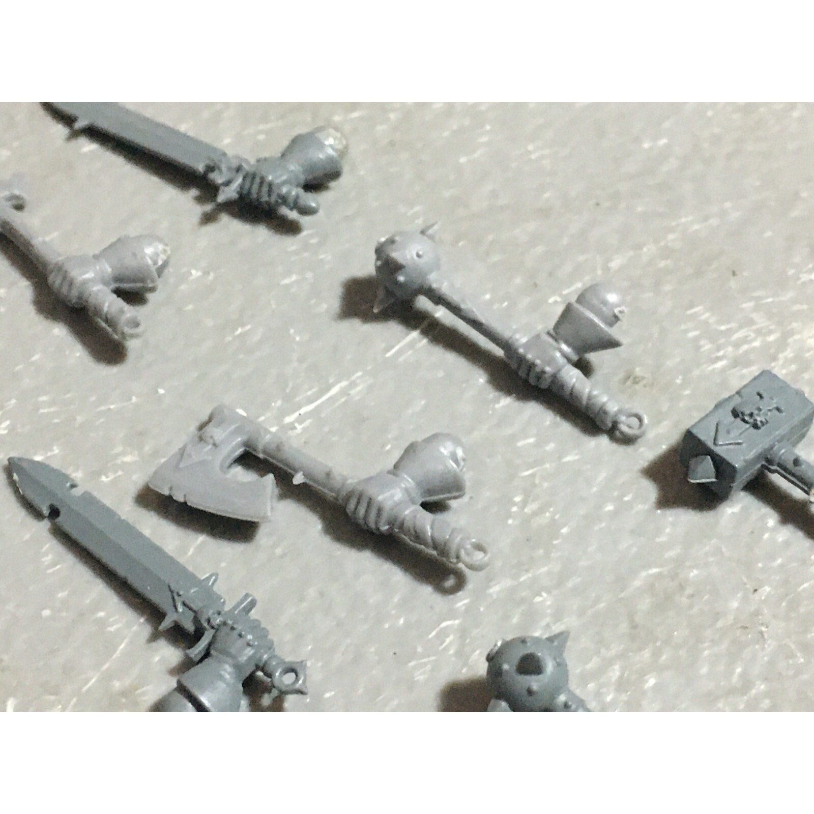 A22719 WARHAMMER FANTASY CHAOS MORTALS WARRIORS BITS LOT HANDS GW