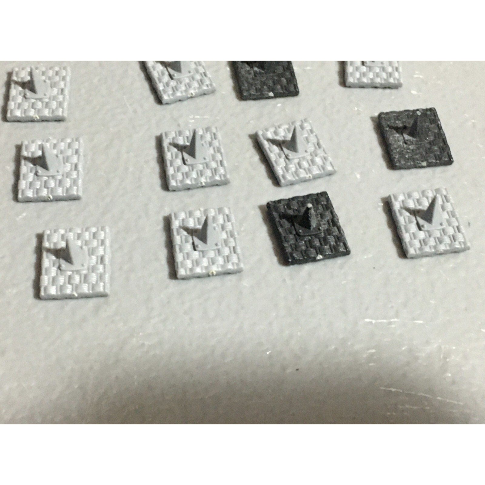 A22621 WARHAMMER FANTASY ORCS & GOBLINS BITS LOT GOBLIN SHIELD GAMES WORKSHOP GW