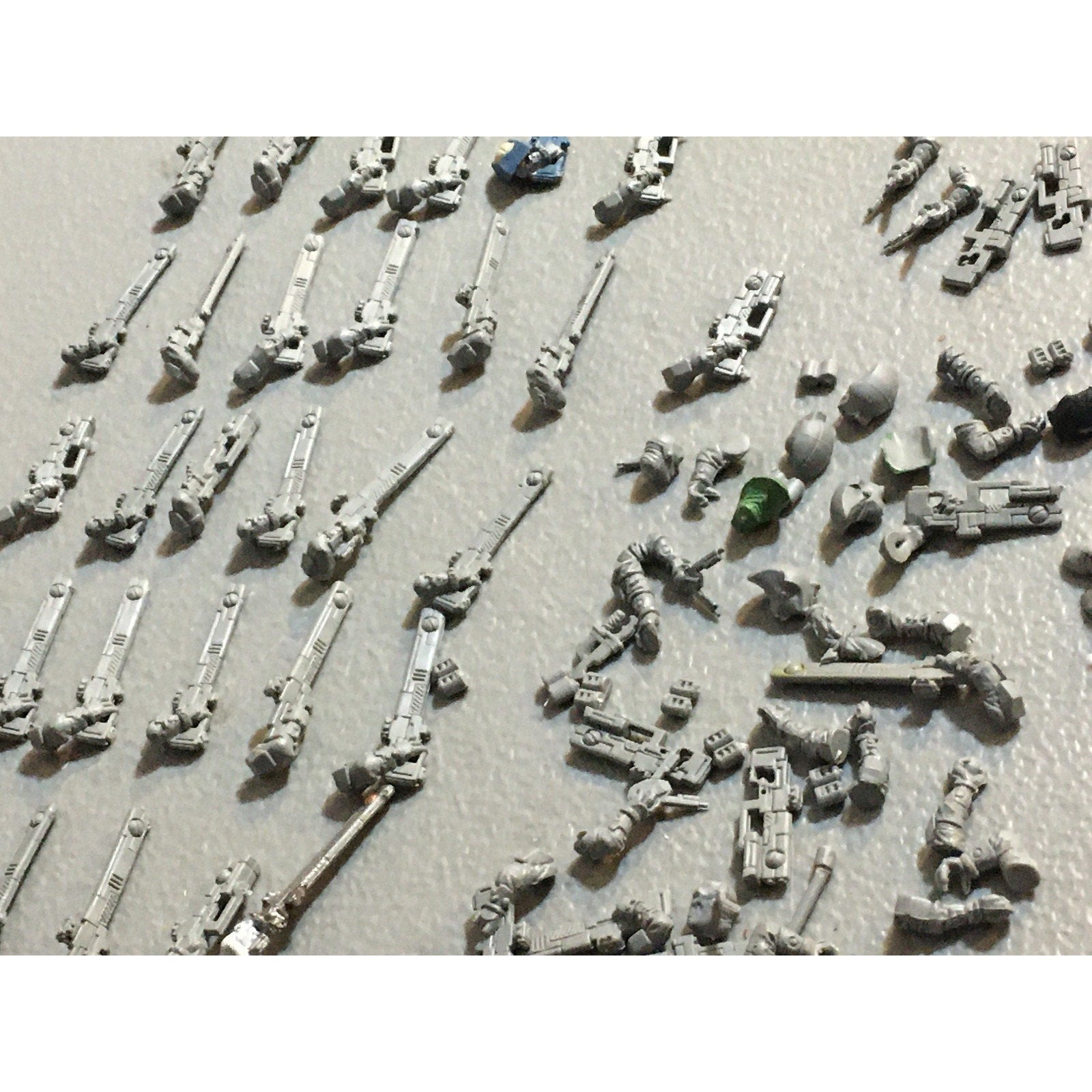 A33932 WARHAMMER 40K TAU EMPIRE FIRE WARRIORS BITS LOT GW GAMES WORKSHOP