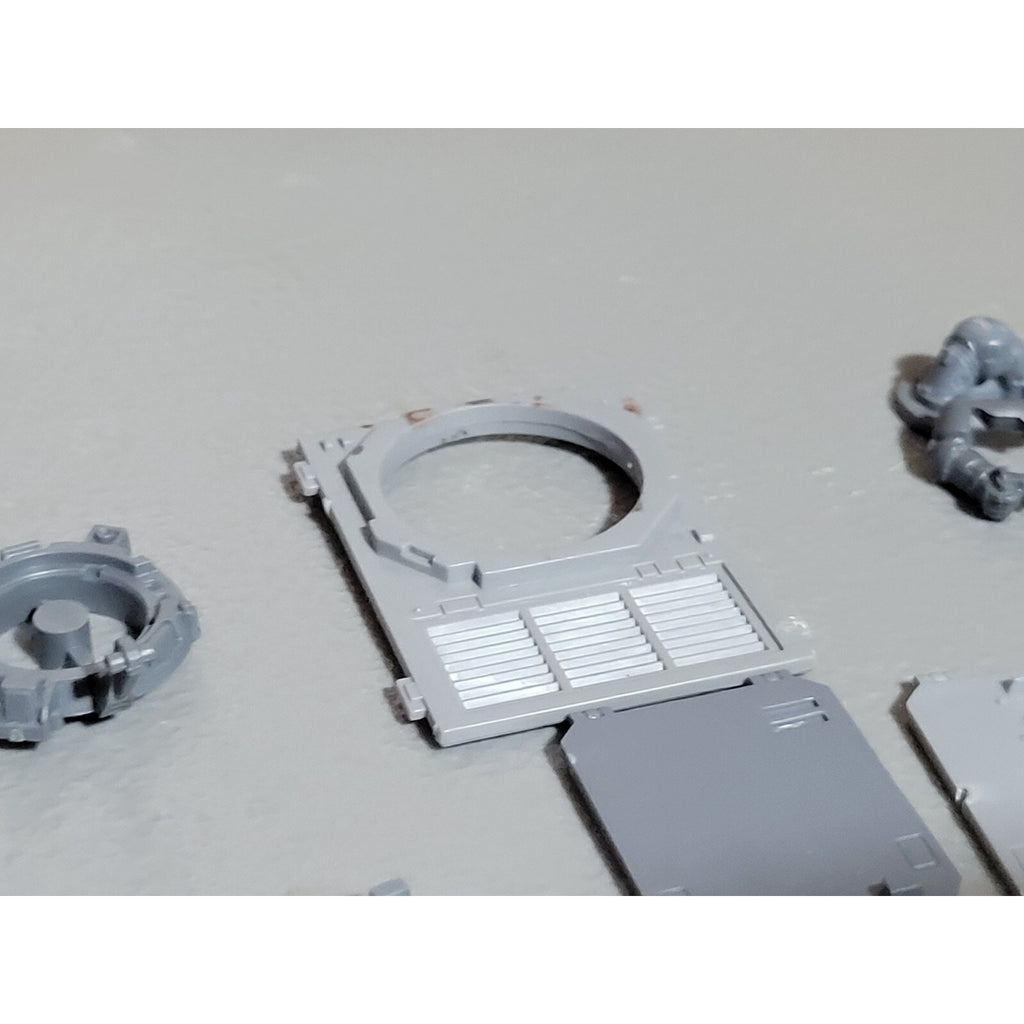 A18904 WARHAMMER 40K SPACE MARINES BITS LOT TANK VEHICLE RHINO RAZORBACK PRED