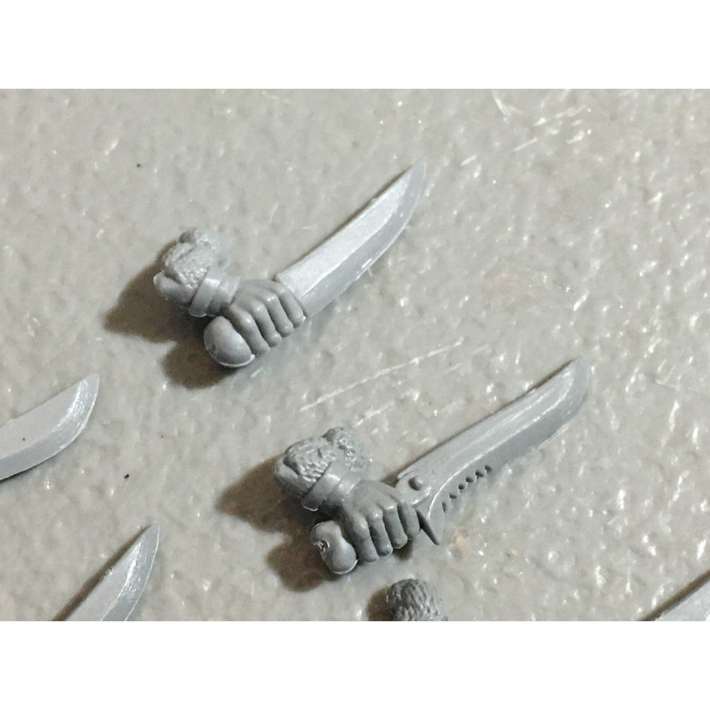 A22297 WARHAMMER FANTASY SKAVEN BITS LOT SWORD ARMS GAMES WORKSHOP GW